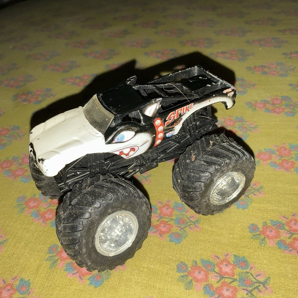 Hot Wheels Monster Jam Spike Unleashed Truck 1:64 Mattel HTF RARE